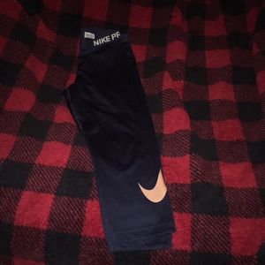 Nike pro crop leggings
